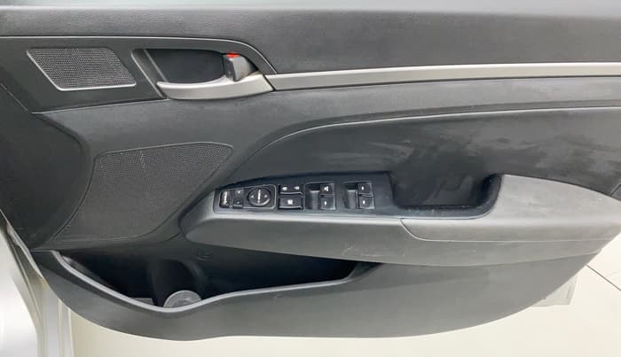 2017 Hyundai New Elantra 2.0 SX(O) AT PETROL, Petrol, Automatic, 51,616 km, Driver Side Door Panels Control