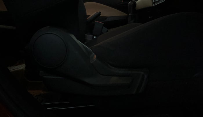 2024 Toyota Glanza E, Petrol, Manual, 13,107 km, Driver Side Adjustment Panel