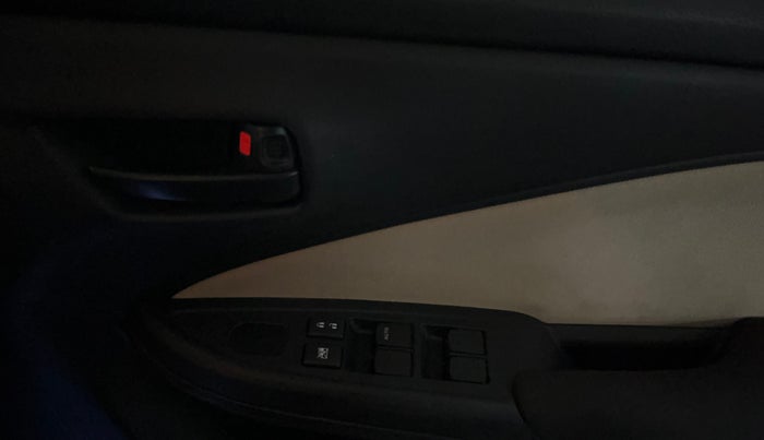 2024 Toyota Glanza E, Petrol, Manual, 13,107 km, Driver Side Door Panels Control