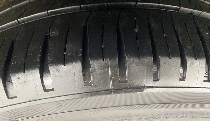 2015 Honda City 1.5L I-VTEC VX, Petrol, Manual, 1,04,537 km, Left Rear Tyre Tread