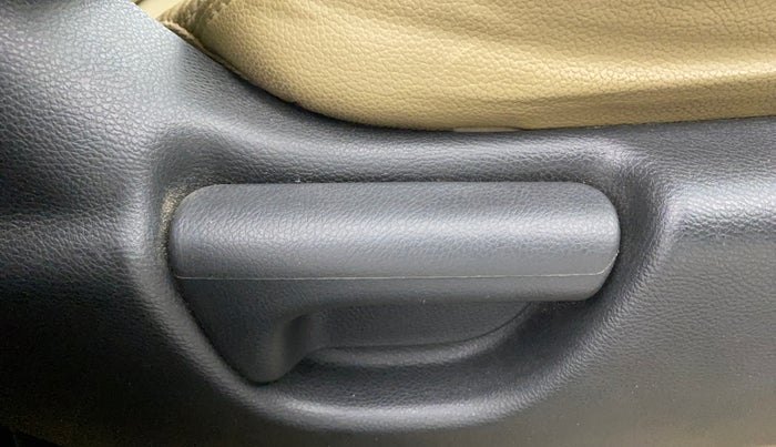 2015 Honda City 1.5L I-VTEC VX, Petrol, Manual, 1,04,537 km, Driver Side Adjustment Panel