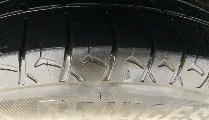 2013 Honda Brio V MT, Petrol, Manual, 1,19,328 km, Right Rear Tyre Tread