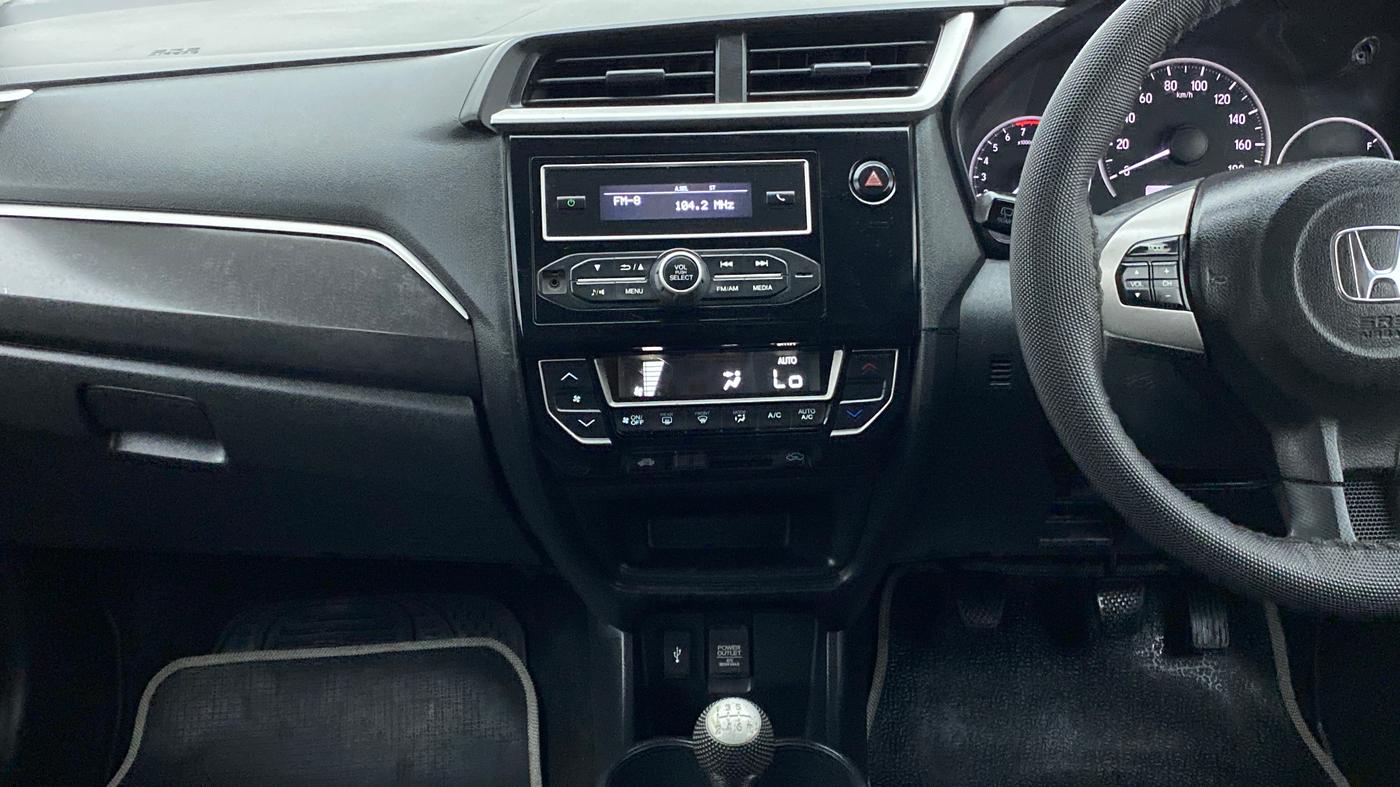 2017 Honda BR-V 1.5 i-VTEC S, Petrol, Manual, 40,480 km, Air Conditioner