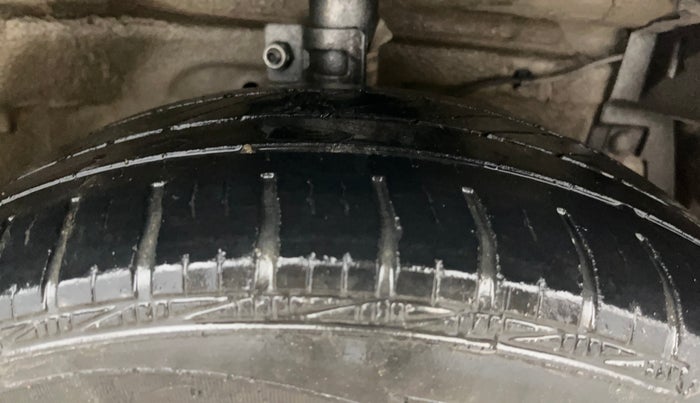 2015 Maruti Swift ZXI, Petrol, Manual, 64,697 km, Right Front Tyre Tread