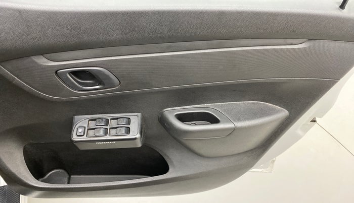 2017 Renault Kwid 1.0 RXL AT, Petrol, Automatic, 27,354 km, Driver Side Door Panels Control
