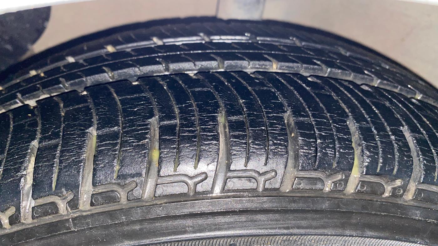 2014 Hyundai Grand i10 SPORTZ 1.2 KAPPA VTVT, Petrol, Manual, 94,018 km, Left Front Tyre Tread