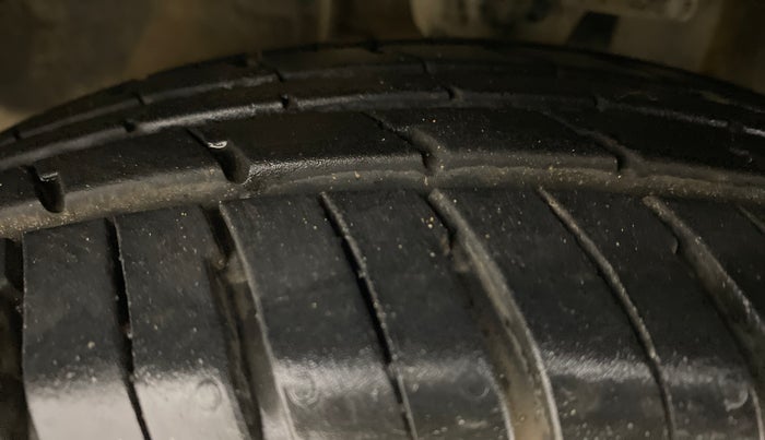 2012 Hyundai i10 MAGNA 1.1 IRDE2, Petrol, Manual, 35,674 km, Left Front Tyre Tread
