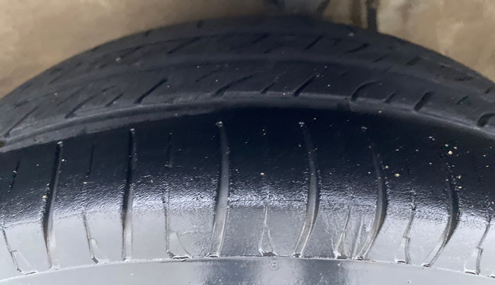2013 Maruti Alto K10 LXI P, Petrol, Manual, 65,986 km, Left Front Tyre Tread