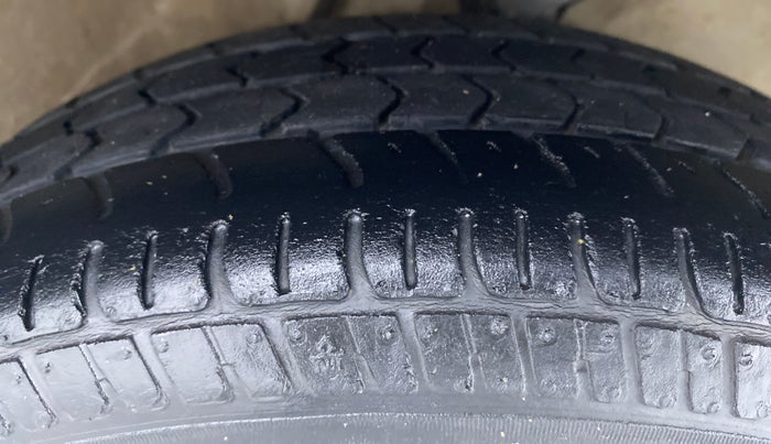 2013 Maruti Alto K10 LXI P, Petrol, Manual, 65,986 km, Right Front Tyre Tread