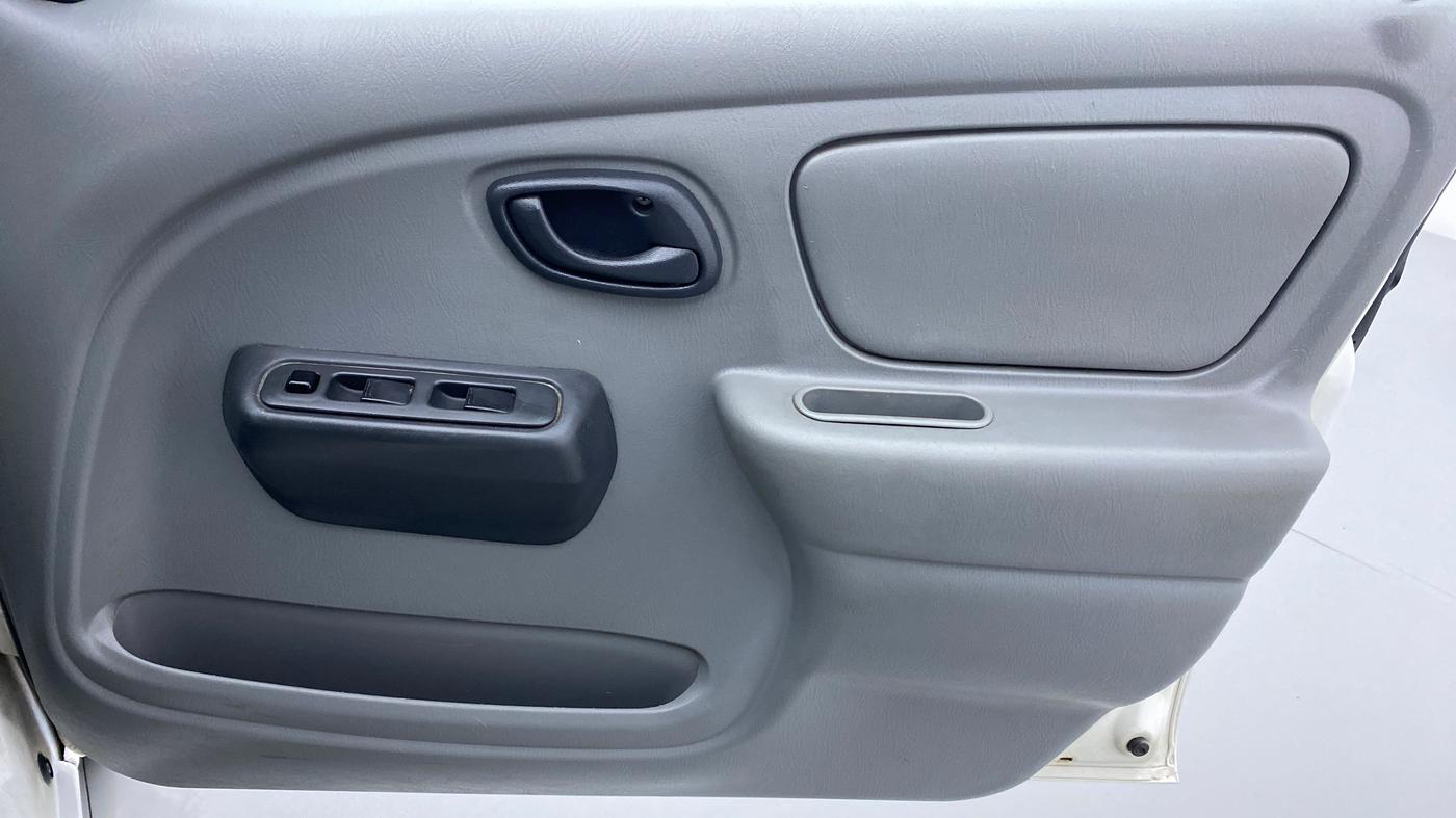 2013 Maruti Alto K10 LXI P, Petrol, Manual, 65,986 km, Driver Side Door Panels Control