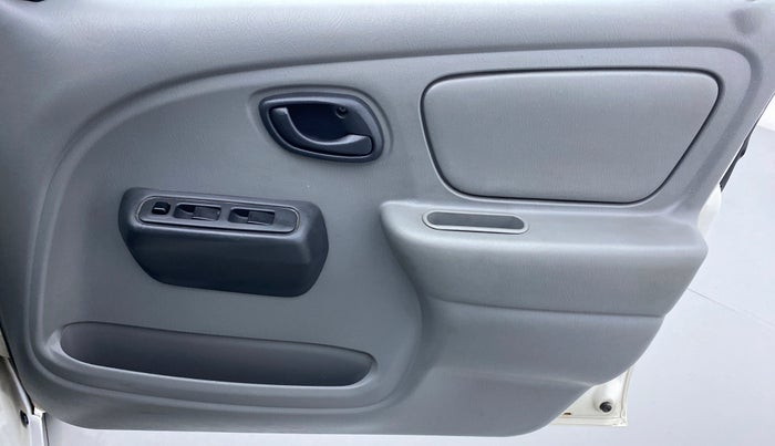 2013 Maruti Alto K10 LXI P, Petrol, Manual, 65,986 km, Driver Side Door Panels Control