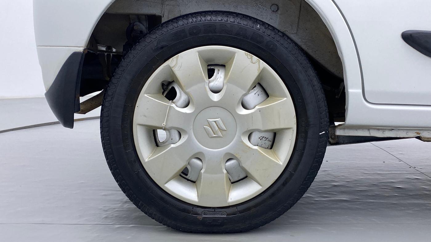 2013 Maruti Alto K10 LXI P, Petrol, Manual, 65,986 km, Right Rear Wheel