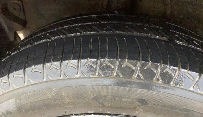 2022 Hyundai GRAND I10 NIOS SPORTZ 1.2 KAPPA VTVT CNG, CNG, Manual, 82,097 km, Right Rear Tyre Tread