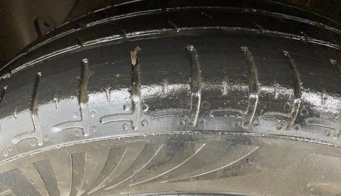 2022 Hyundai GRAND I10 NIOS SPORTZ 1.2 KAPPA VTVT CNG, CNG, Manual, 82,097 km, Left Front Tyre Tread