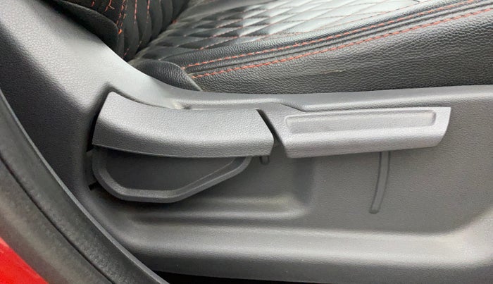 2022 Hyundai GRAND I10 NIOS SPORTZ 1.2 KAPPA VTVT CNG, CNG, Manual, 82,097 km, Driver Side Adjustment Panel