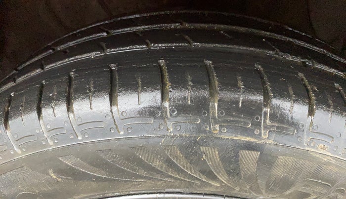 2022 Hyundai GRAND I10 NIOS SPORTZ 1.2 KAPPA VTVT CNG, CNG, Manual, 82,097 km, Right Front Tyre Tread