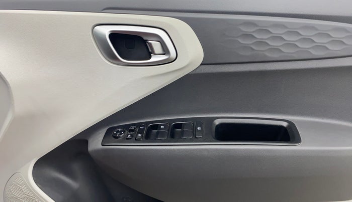 2022 Hyundai GRAND I10 NIOS SPORTZ 1.2 KAPPA VTVT CNG, CNG, Manual, 82,097 km, Driver Side Door Panels Control