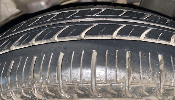 2016 Hyundai Eon ERA +, Petrol, Manual, 83,377 km, Left Rear Tyre Tread