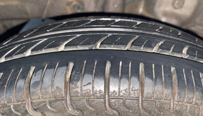 2016 Hyundai Eon ERA +, Petrol, Manual, 83,377 km, Right Rear Tyre Tread