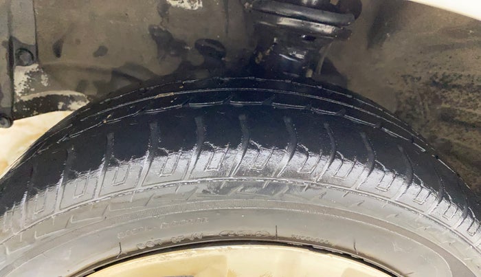 2016 Maruti Wagon R 1.0 VXI, Petrol, Manual, 44,667 km, Left Front Tyre Tread