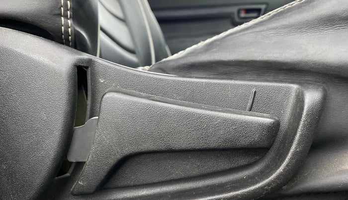2020 Maruti S PRESSO VXI+, Petrol, Manual, 57,209 km, Driver Side Adjustment Panel