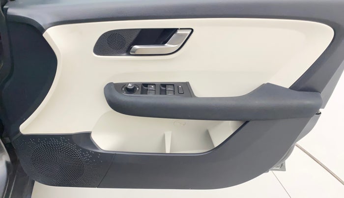 2022 Tata ALTROZ XZA PLUS, Petrol, Automatic, 7,418 km, Driver Side Door Panels Control