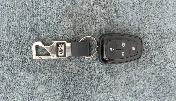 2022 Tata ALTROZ XZA PLUS, Petrol, Automatic, 7,418 km, Key Close Up