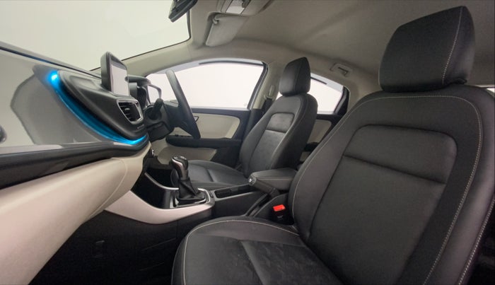 2022 Tata ALTROZ XZA PLUS, Petrol, Automatic, 7,418 km, Right Side Front Door Cabin
