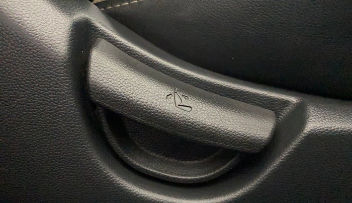 2015 Hyundai Grand i10 SPORTZ 1.2 KAPPA VTVT, Petrol, Manual, 75,100 km, Driver Side Adjustment Panel