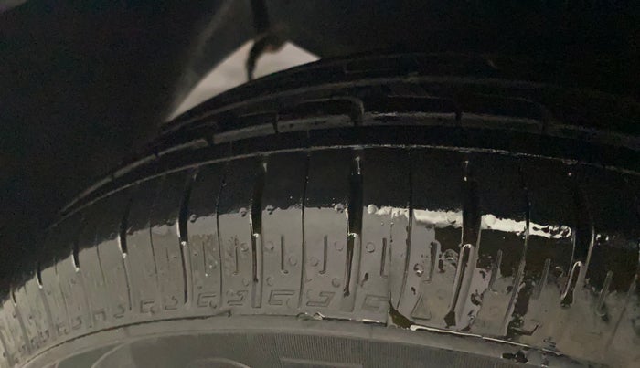 2015 Hyundai Grand i10 SPORTZ 1.2 KAPPA VTVT, Petrol, Manual, 75,100 km, Left Front Tyre Tread