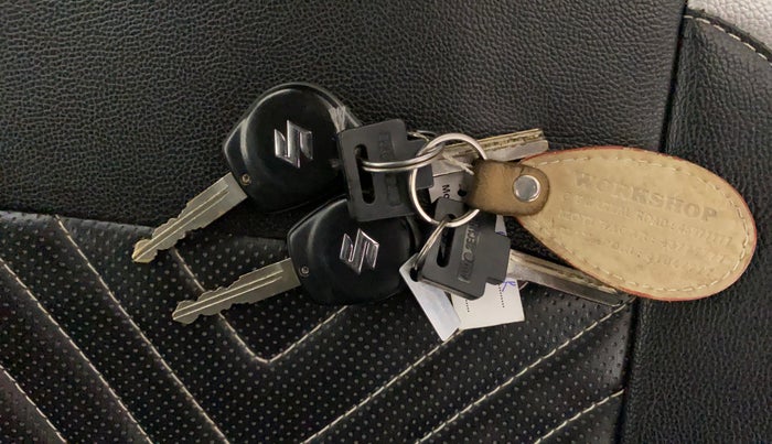 2019 Maruti Swift VXI, Petrol, Manual, 23,076 km, Key Close Up