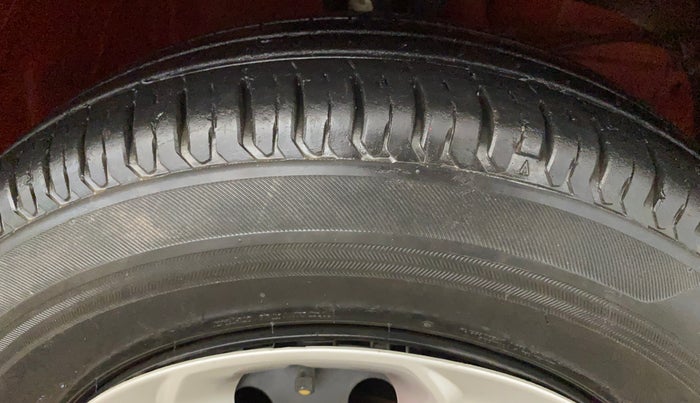 2019 Maruti Swift VXI, Petrol, Manual, 23,076 km, Right Front Tyre Tread