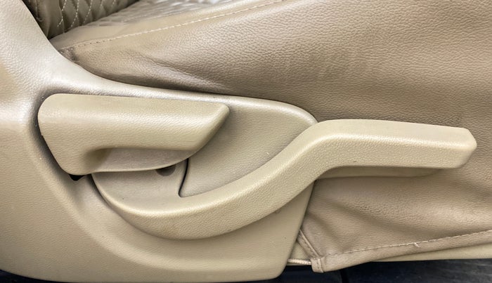 2014 Honda Amaze 1.2L I-VTEC S, Petrol, Manual, 99,162 km, Driver Side Adjustment Panel