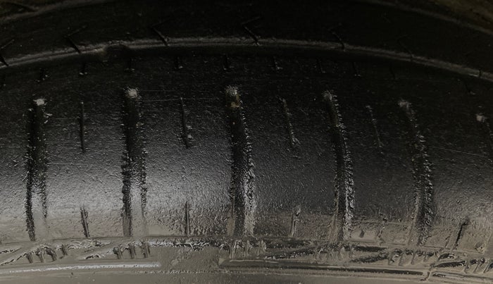 2014 Honda Amaze 1.2L I-VTEC S, Petrol, Manual, 99,162 km, Right Front Tyre Tread