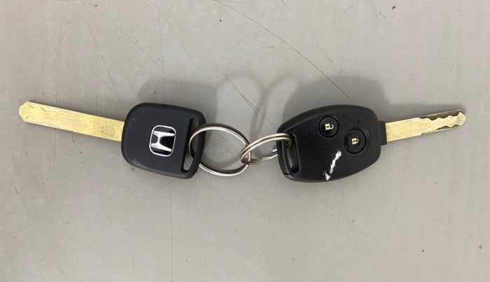 2014 Honda Amaze 1.2L I-VTEC S, Petrol, Manual, 99,162 km, Key Close Up