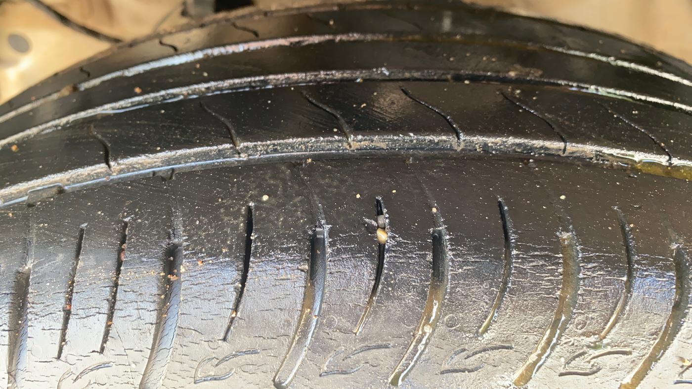 2019 Mahindra XUV300 W4 1.5 DIESEL, Diesel, Manual, 56,364 km, Left Front Tyre Tread