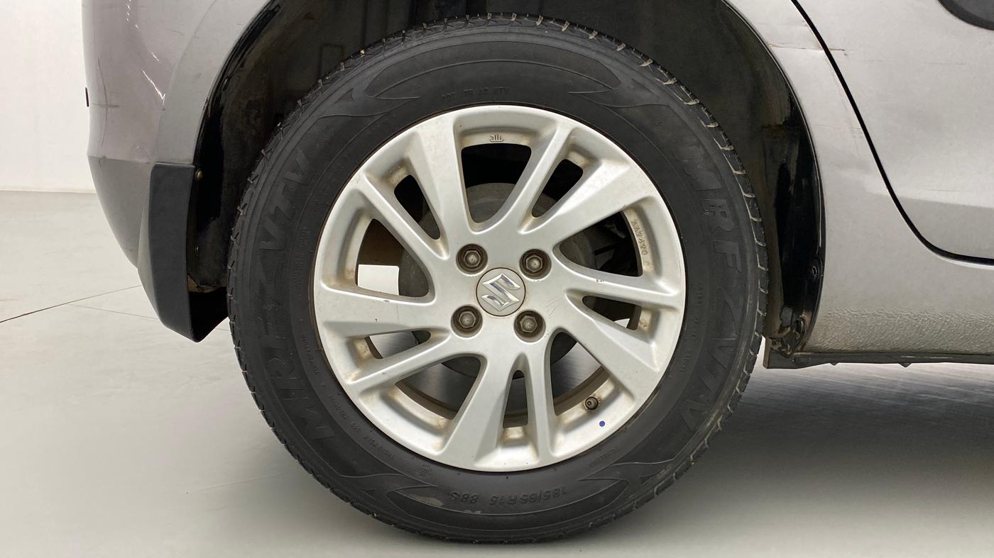 2011 Maruti Swift ZXI D, Petrol, Manual, 47,595 km, Right Rear Wheel