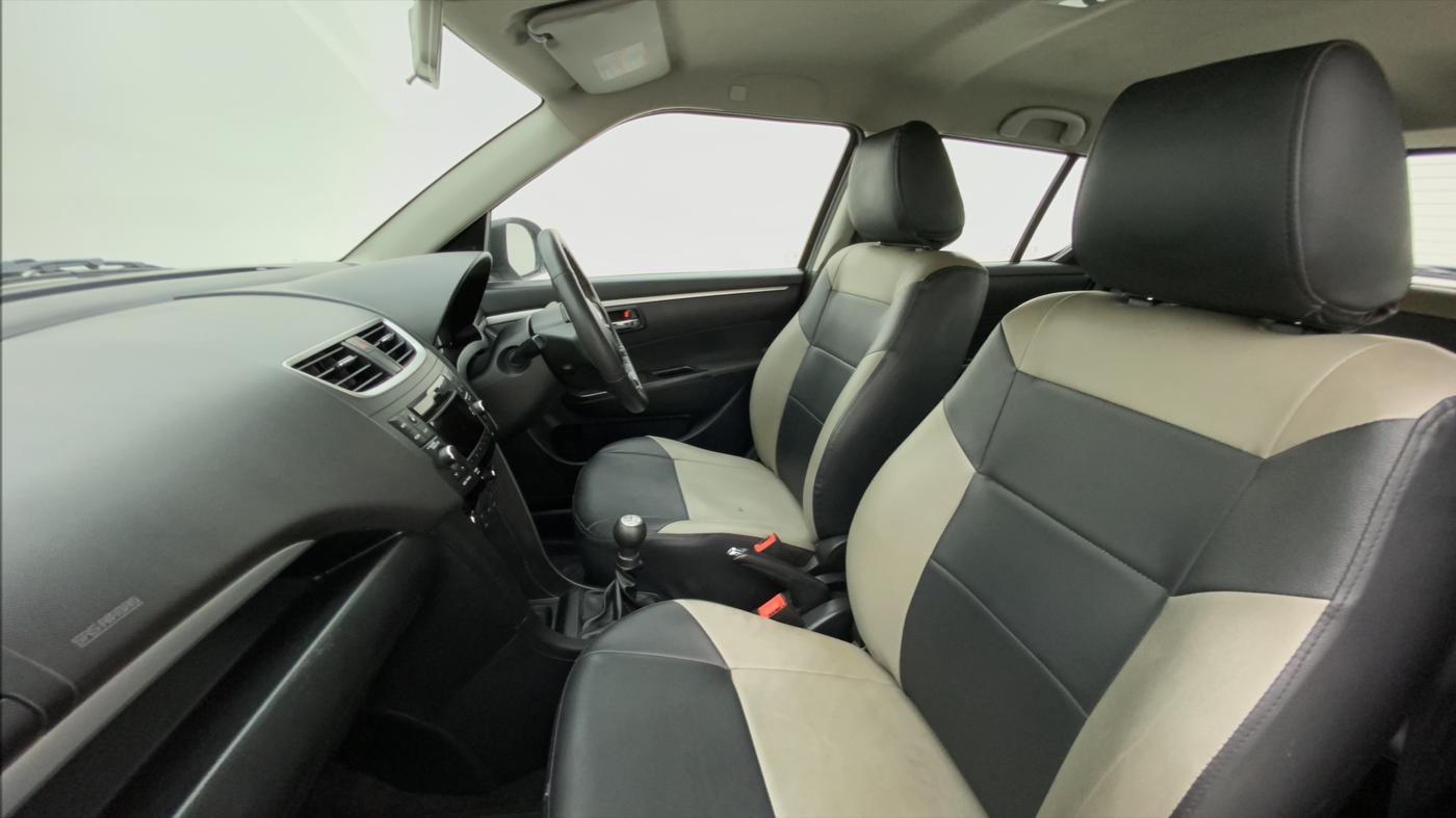 2011 Maruti Swift ZXI D, Petrol, Manual, 47,595 km, Right Side Front Door Cabin