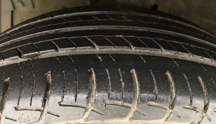 2011 Maruti Swift ZXI D, Petrol, Manual, 47,595 km, Left Front Tyre Tread