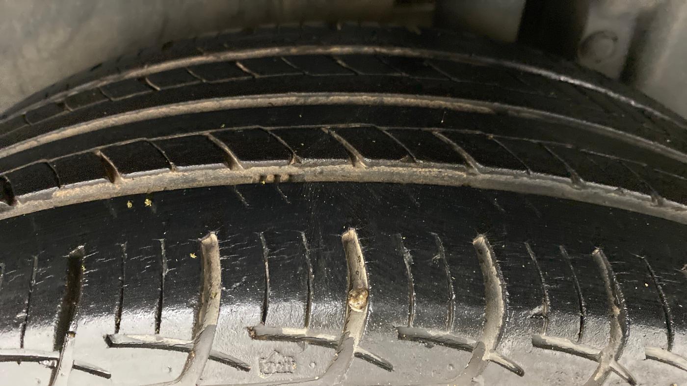 2011 Maruti Swift ZXI D, Petrol, Manual, 47,595 km, Left Rear Tyre Tread