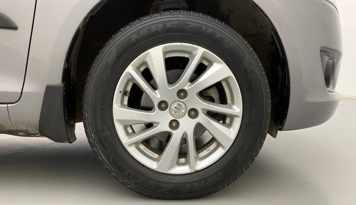 2011 Maruti Swift ZXI D, Petrol, Manual, 47,595 km, Right Front Wheel