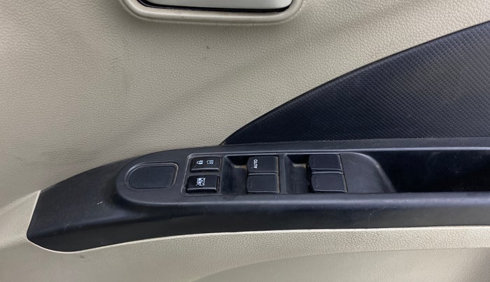 2016 Maruti Celerio VXI CNG, CNG, Manual, 98,051 km, Driver Side Door Panels Control