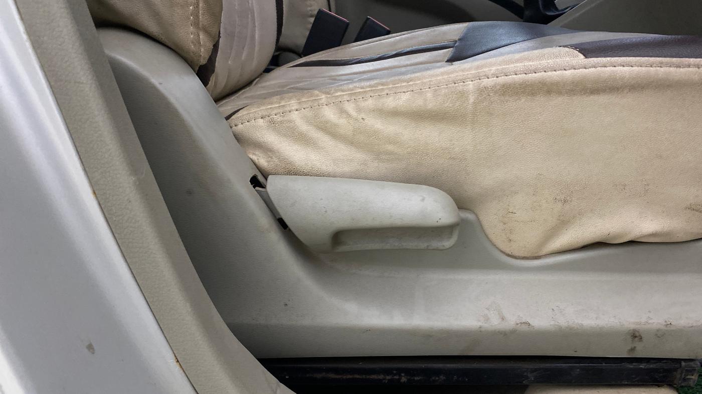 2016 Maruti Celerio VXI CNG, CNG, Manual, 98,118 km, Driver Side Adjustment Panel