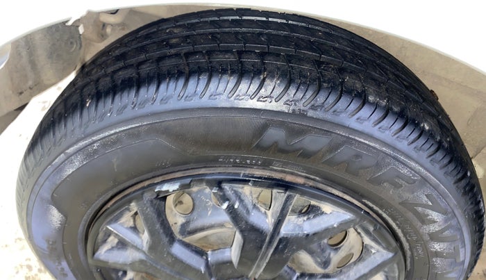 2016 Maruti Celerio VXI CNG, CNG, Manual, 98,051 km, Right Rear Tyre Tread