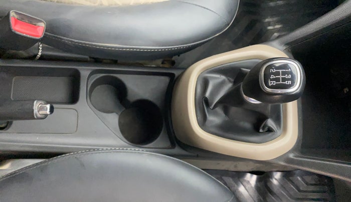 2017 Hyundai Grand i10 SPORTZ 1.2 KAPPA VTVT, Petrol, Manual, 1,04,654 km, Gear Lever