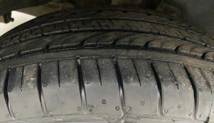 2015 Hyundai Creta S 1.6 PETROL, Petrol, Manual, 62,617 km, Right Rear Tyre Tread