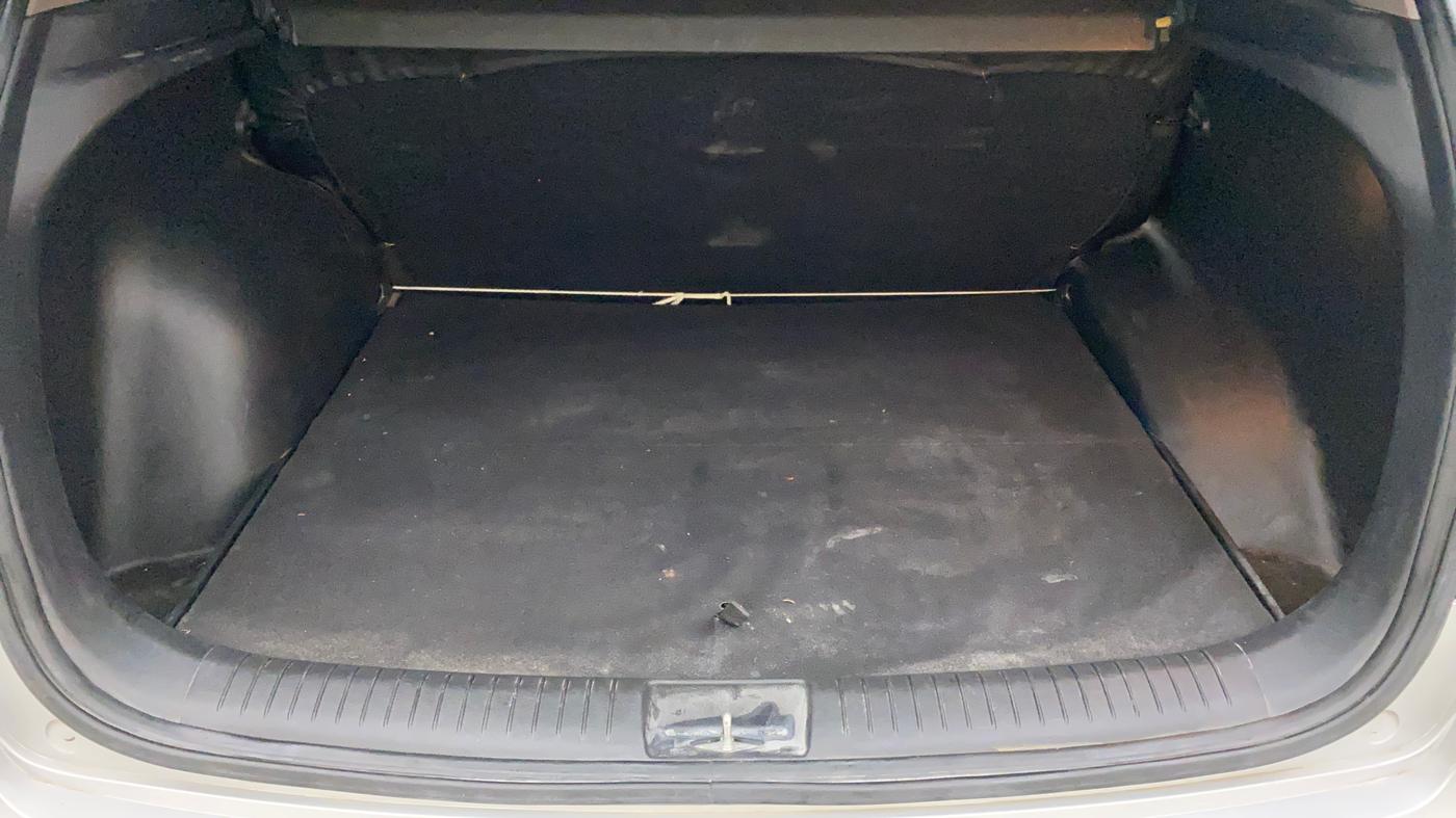 2015 Hyundai Creta S 1.6 PETROL, Petrol, Manual, 62,617 km, Boot Inside