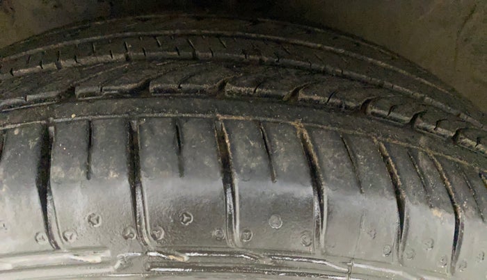 2015 Hyundai Creta S 1.6 PETROL, Petrol, Manual, 62,617 km, Left Front Tyre Tread