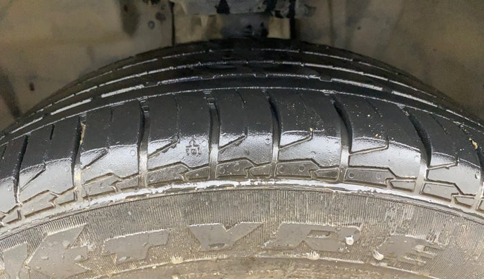 2018 Jeep Compass LIMITED 1.4 PETROL AT, Petrol, Automatic, 68,910 km, Left Front Tyre Tread