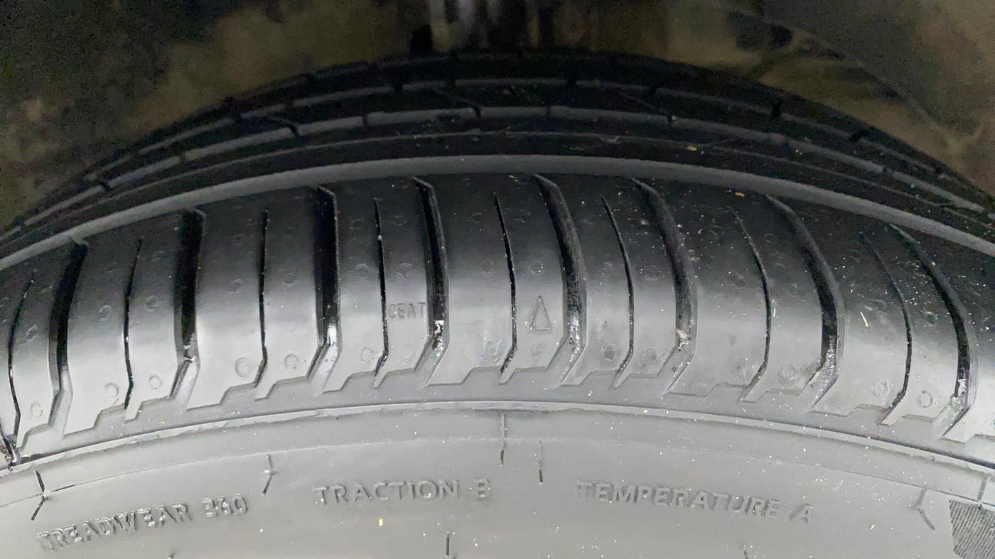 2018 Maruti Baleno ALPHA CVT PETROL 1.2, Petrol, Automatic, 75,910 km, Right Front Tyre Tread